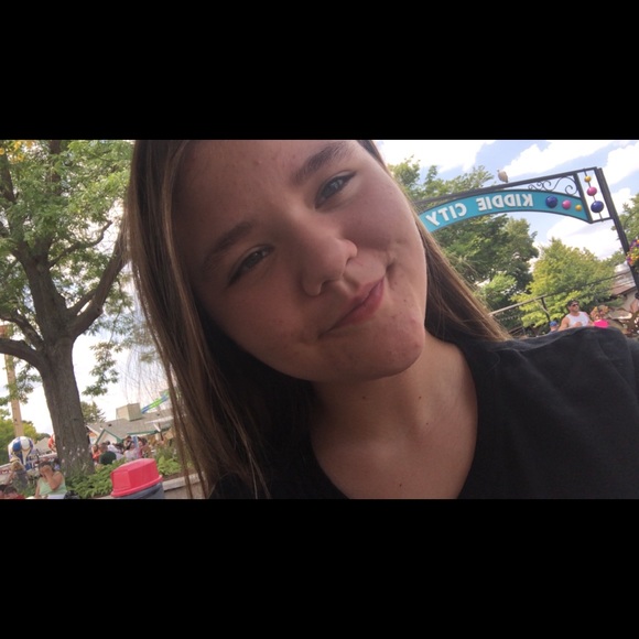 Meet your Posher, Lindsey - Picture 1 of 1